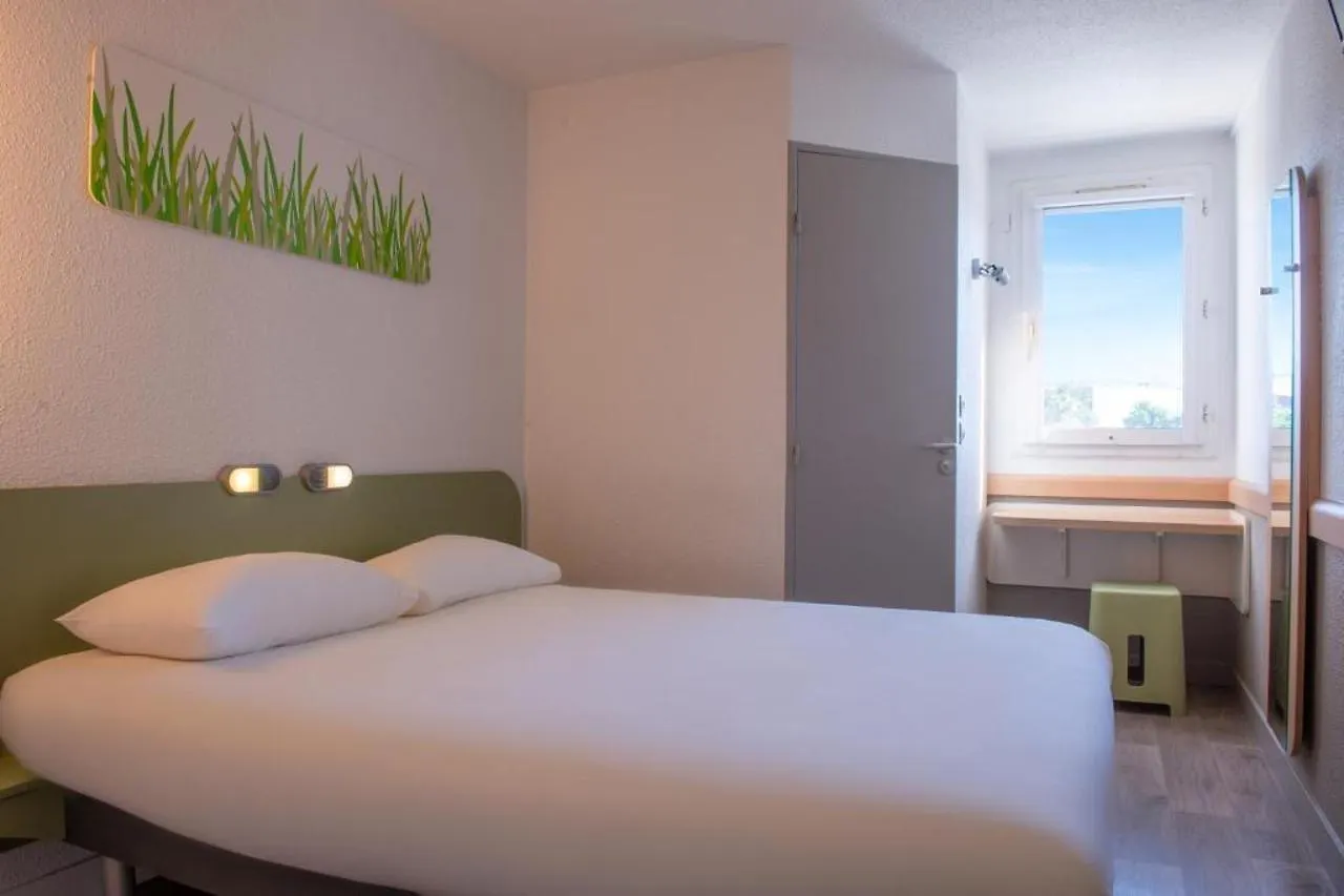 Ibis Budget Aeroport Marseille-Provence Витроль 2*,